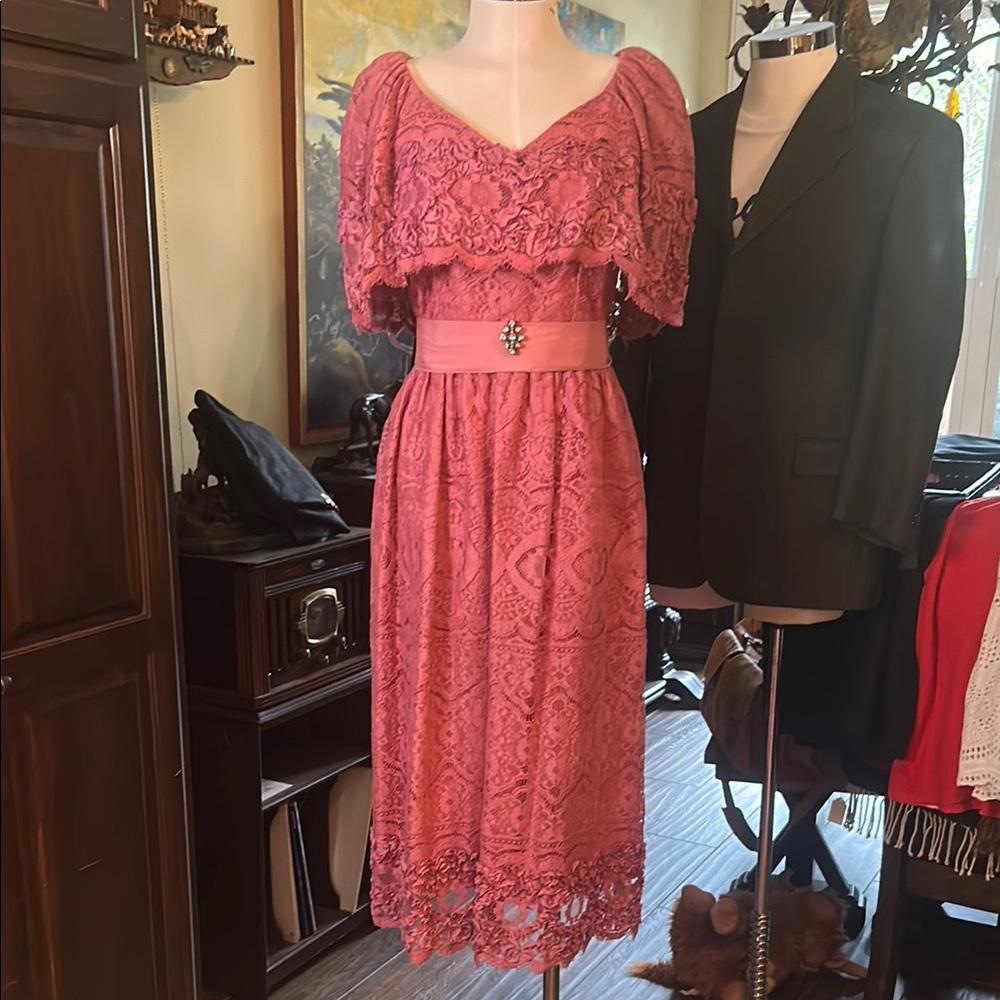 Vintage Themes Sz 6 (tag says 12) Union Made Off Shoulder Pink Lace Dress GVC